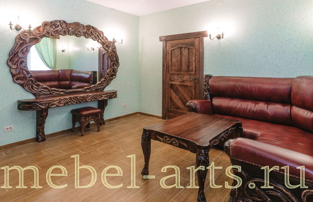 Обстановка комнаты под старину. 