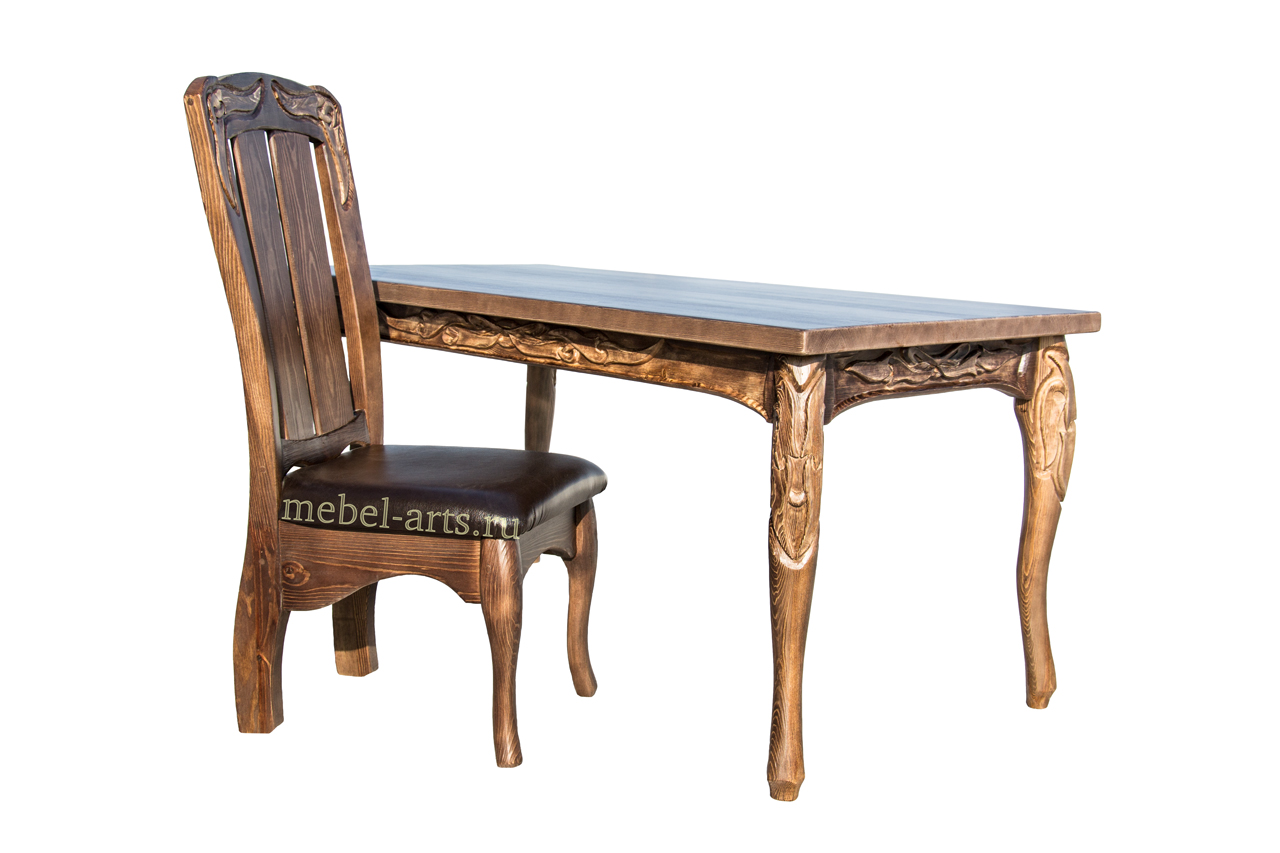 Стул и стол с резными орнаментами